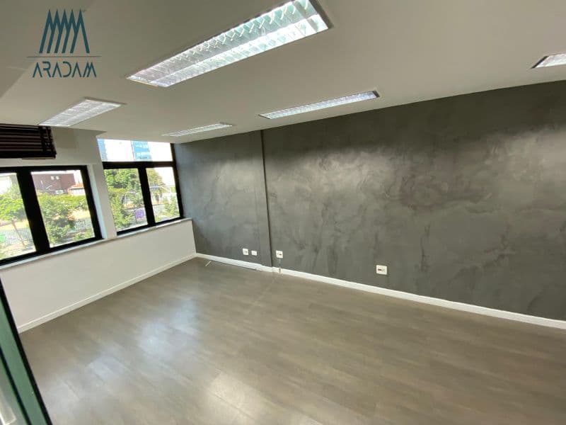 Sala Comercial de 120m para Locao  Avenida Bri — foto 3