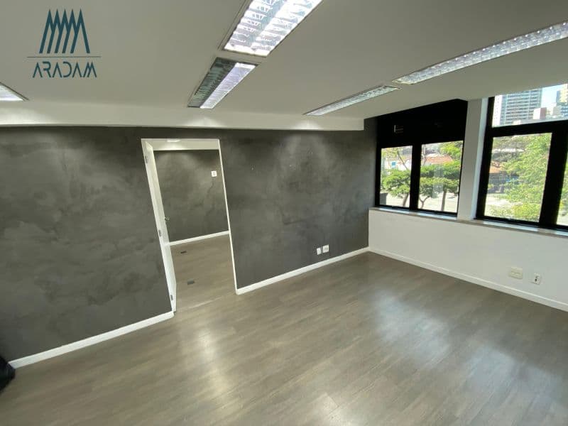 Sala Comercial de 120m para Locao  Avenida Bri — foto 4