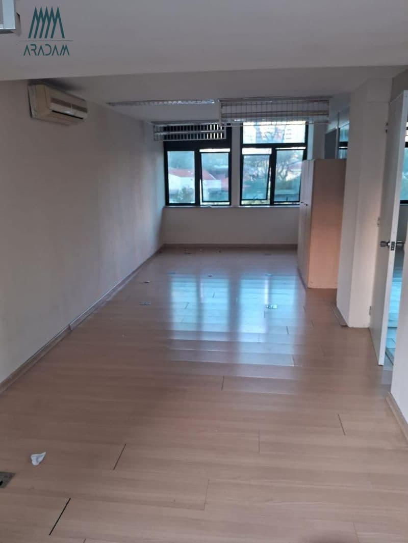 Sala Comercial de 119m para Locao  Avenida Bri — foto 1